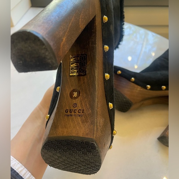 Gucci women’s Montana shearling boots, gold studs. Size 8, excellent condition - Picture 4 of 14